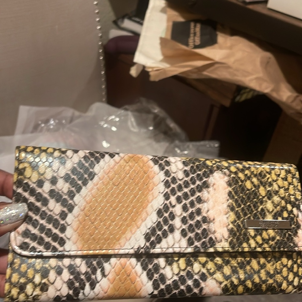 NWT NWOT EUC FASHION BAGS PICK 1 BAG or WALLET $25 per bag/clutch per wallet. - Picture 6 of 17